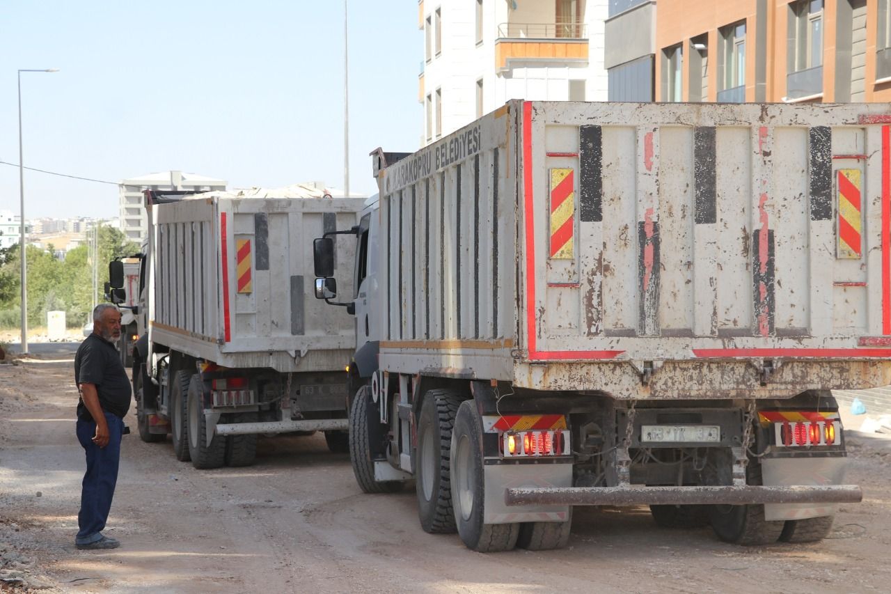 Karaköprü’de yol ağı her geçen gün genişliyor