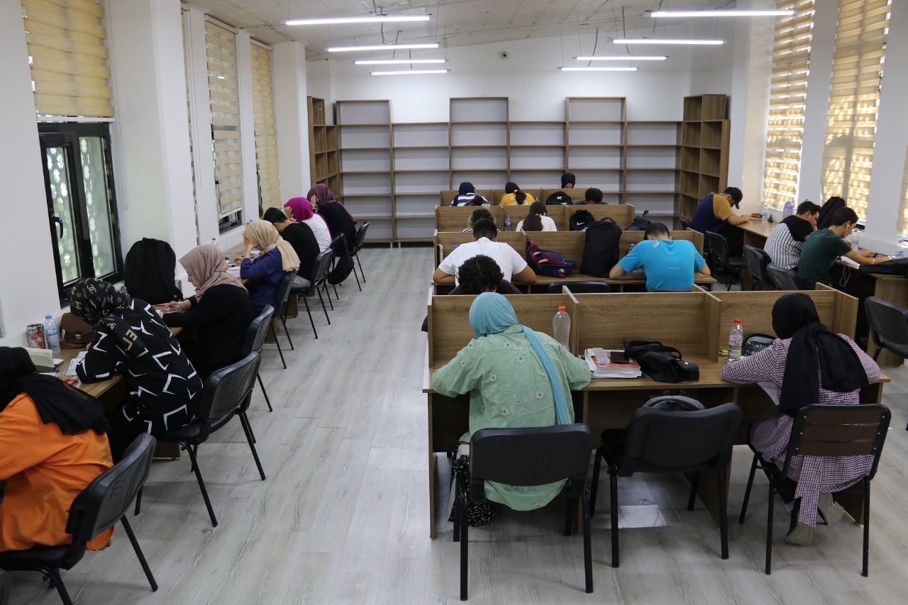 Öğrenciler için serin ders çalışma ortamı karaköprü okuma evleri