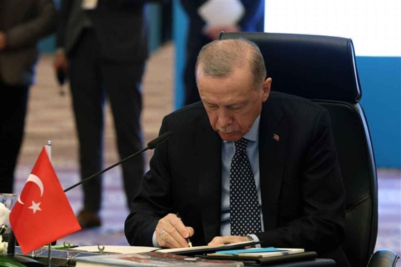 Erdoğan imzaladı :YÖK’e 5 üye, 20 üniversiteye rektör atandı