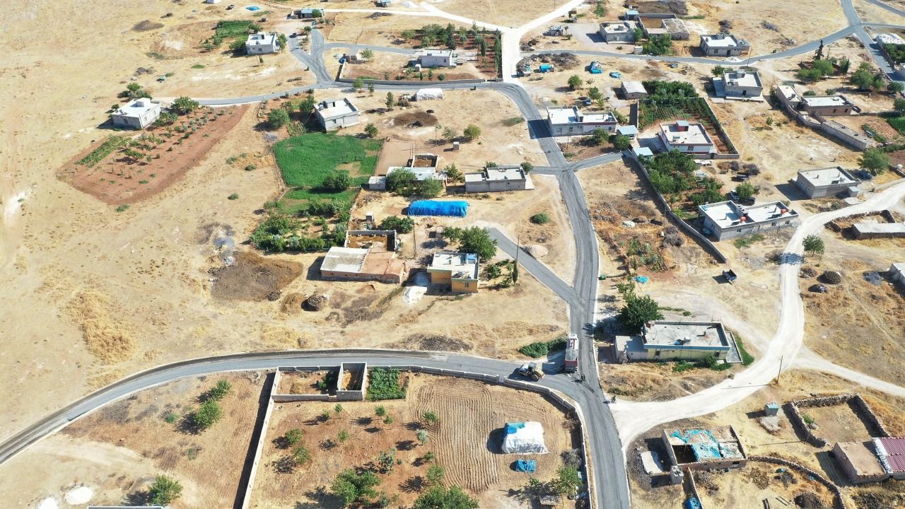 Karaköprü kırsalında yollar kışa hazırlanıyor