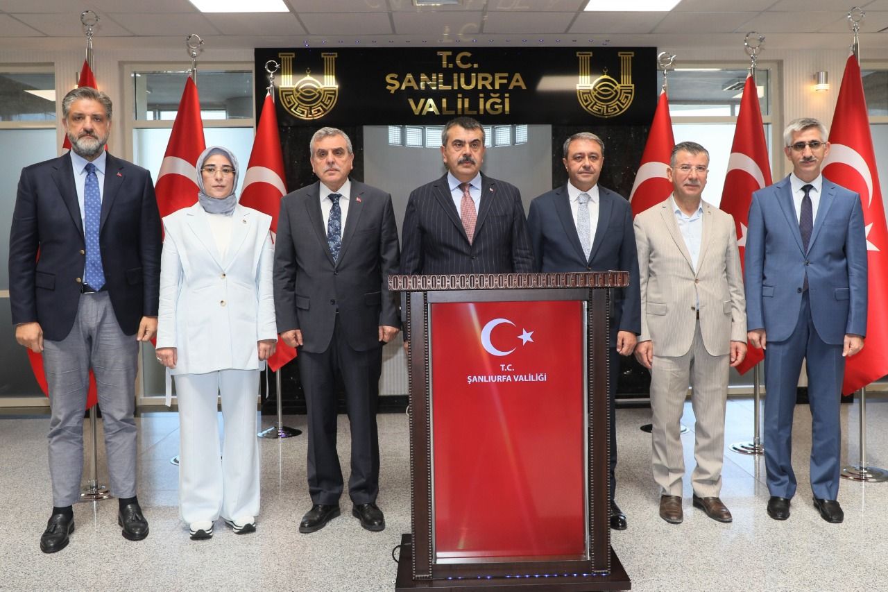 Milli Eğitim Bakanı Yusuf Tekin Şanlıurfa Valiliği’ni ziyaret etti