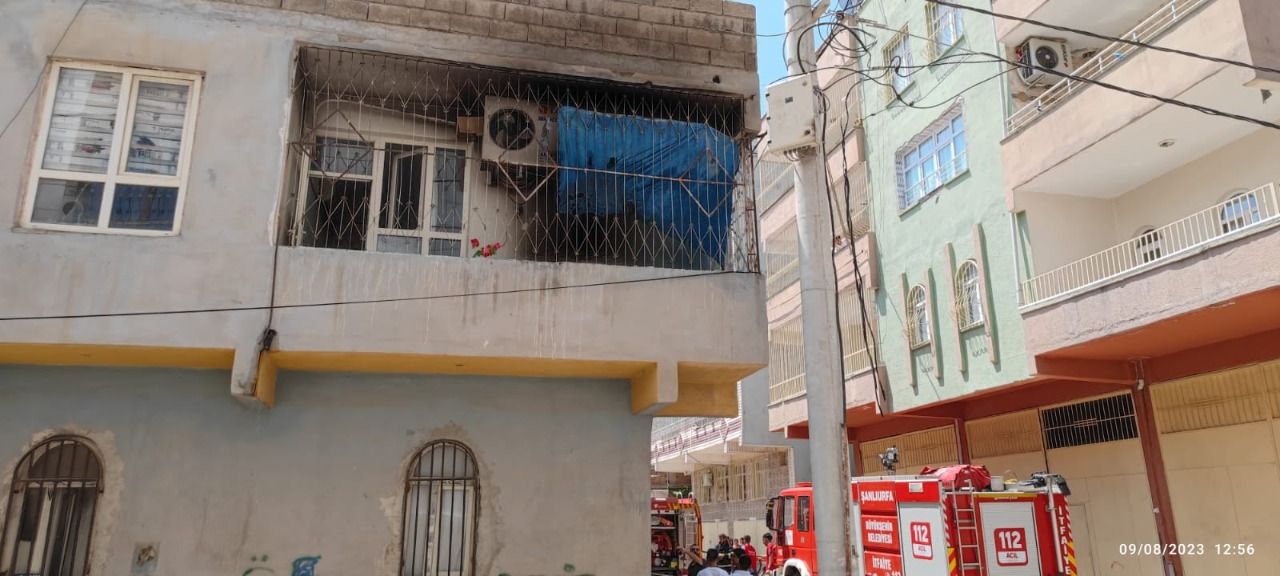 Şanlıurfa’da trafo alev aldı meskende yangın çıktı
