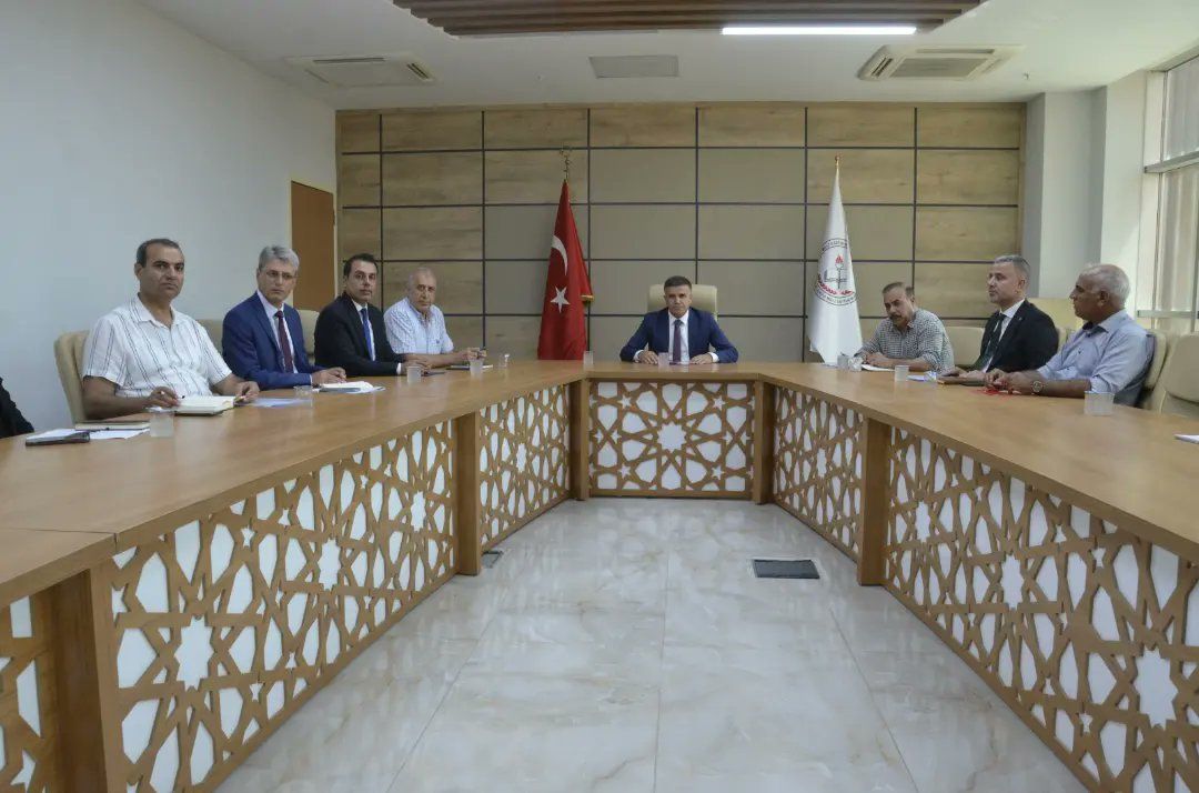 Tartışmalı müdür Asım Sultanoğlu ilk toplantısını yaptı