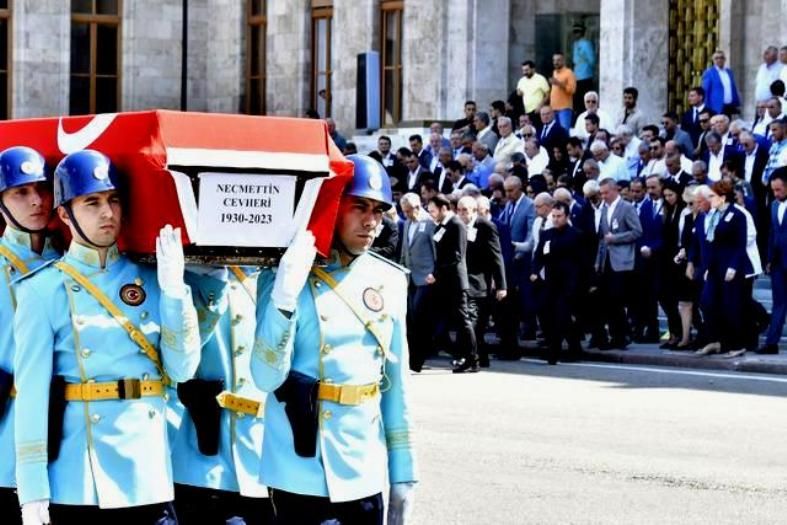 Cevheri, son yolculuğuna uğurlandı