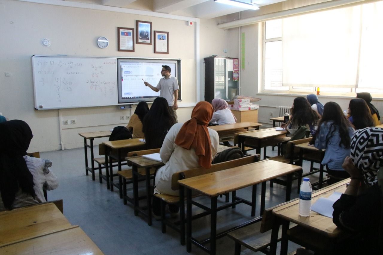Haliliye Belediyesinden Öğrencilere Üniversiteye Hazırlık Kursu