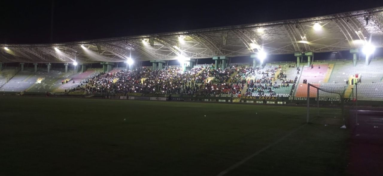 Şanlıurfaspor Kocaelispor maçında elektrik kesintisi