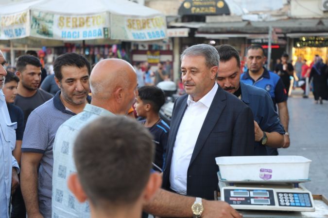 Vali Şıldak Tarihi Bölgede Esnafı Ziyaret Etti