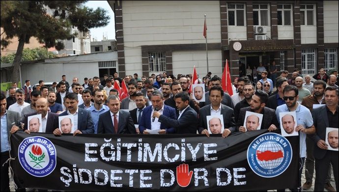 Akçakale’de Öğretmenlere Yönelik Şiddeti Kınamak İçin Halk Yürüyüşü Düzenlendi