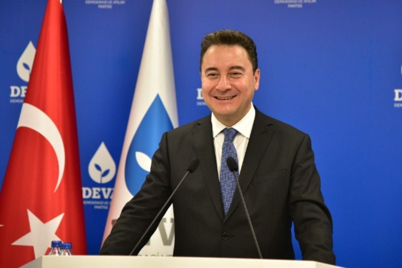 Babacan’dan Galatasaray’a tebrik