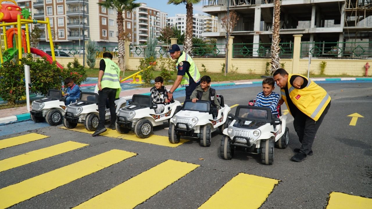 Haliliye’de Çocuk Trafik Eğitim Parkı ile minikler öğreniyor