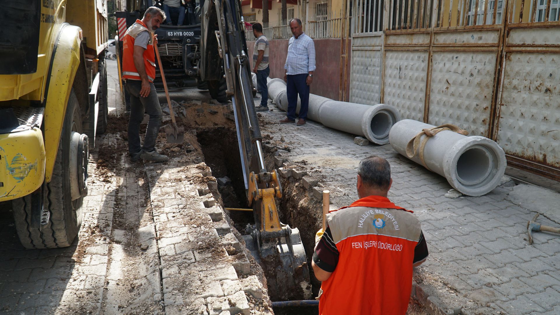 Haliliye’de deforme yollarda iyileştirme çalışmaları devam ediyor