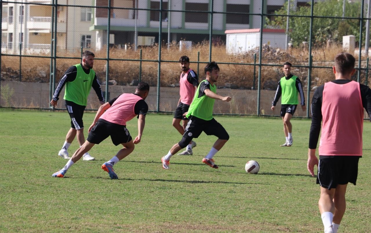 Karaköprü Belediyespor,yoluna namağlup devam ediyor