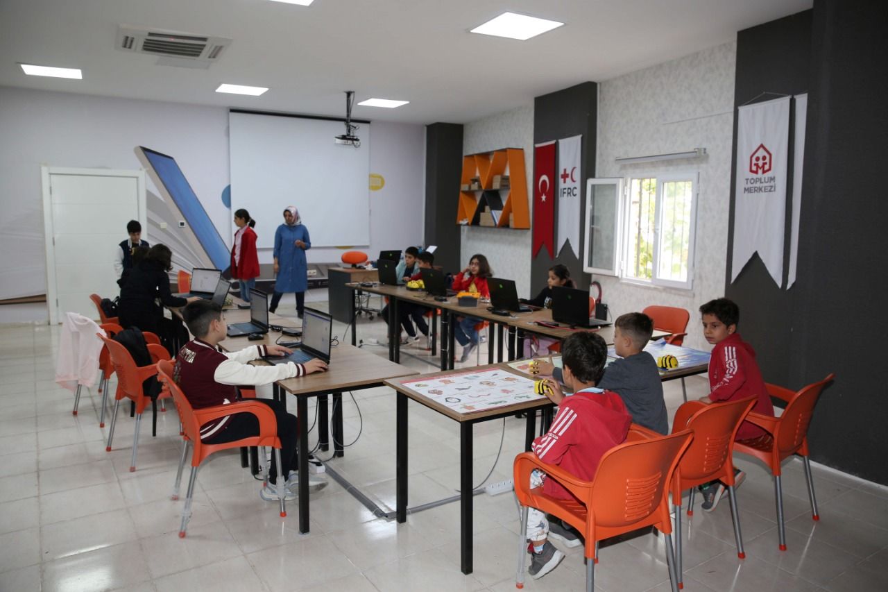 Karaköprü’de Bilim Merkezi’nde Robotik Kodlama Kursu