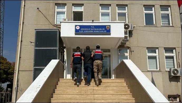 Şanlıurfa’da 12 ayrı suçtan aranan zanlı Jandarmadan kaçamadı