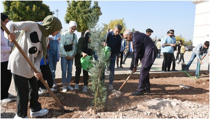 Başkan Bayık Geleceğe Nefes İçin Fidan Dikti                        