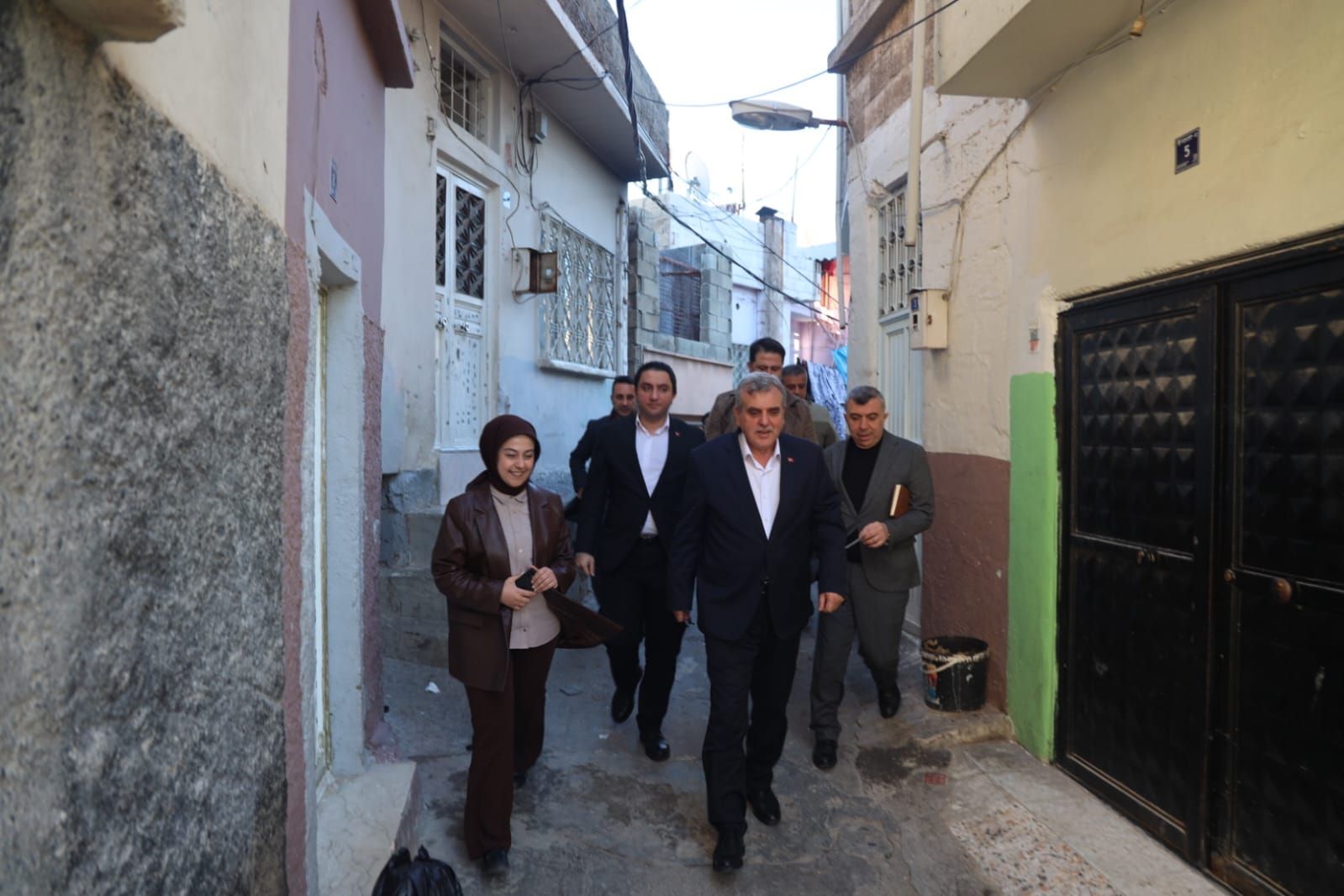Beyazgül, yoğun çalışma programlarının yanı sıra ev ziyaretlerini sürdürüyor