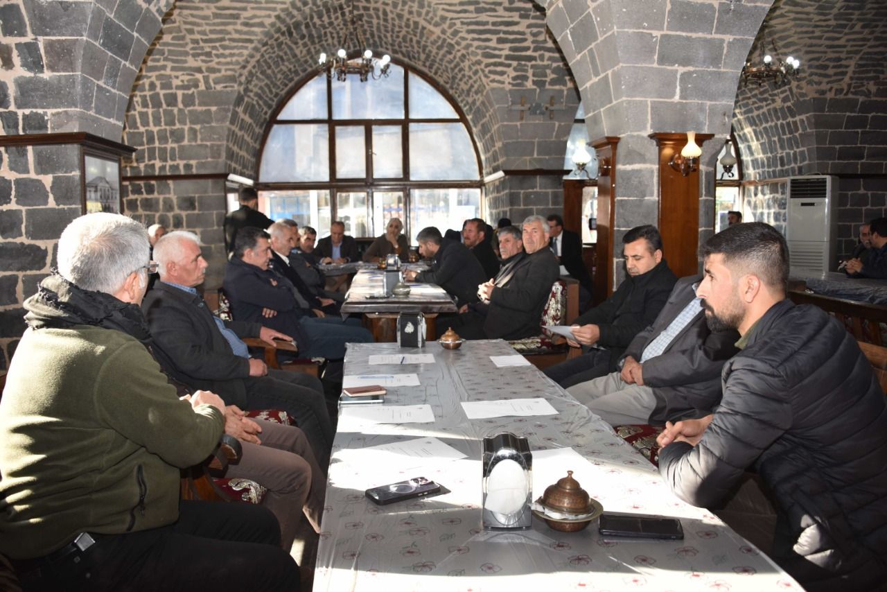 Başkan Çakmak mahalle muhtarlarıyla bir araya geldi