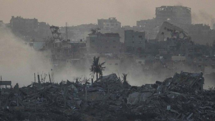 İsrail saldırıları sürüyor: 300 ölü ve yaralı enkaz altından çıkarıldı