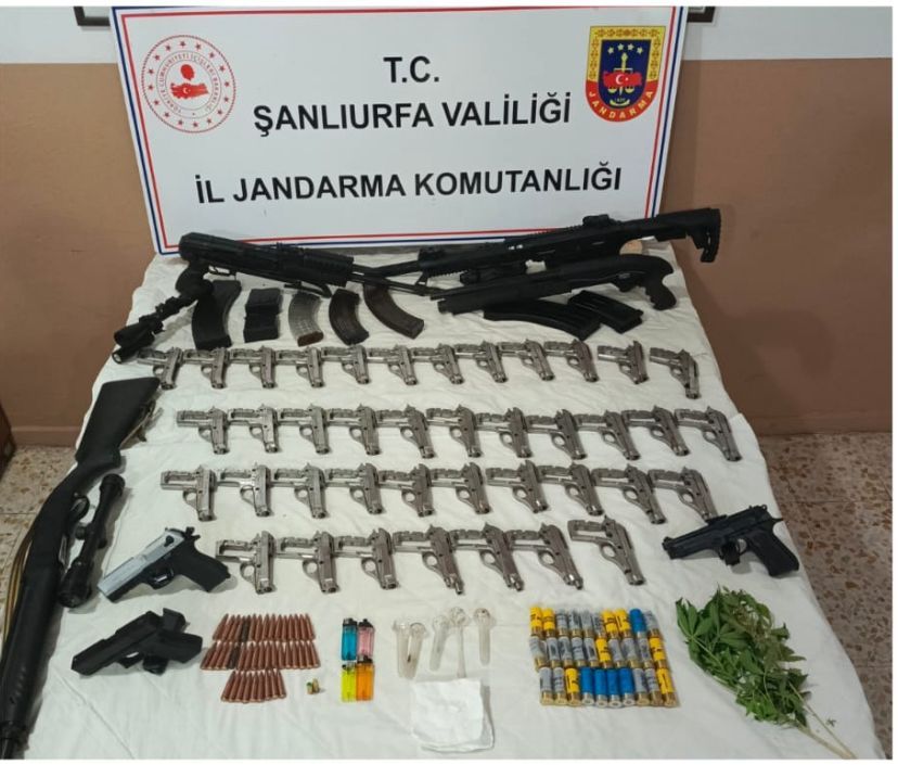 JASAT ekiplerinden Haliliye’de operasyon: Yüzlerce mühimmat ele geçirildi