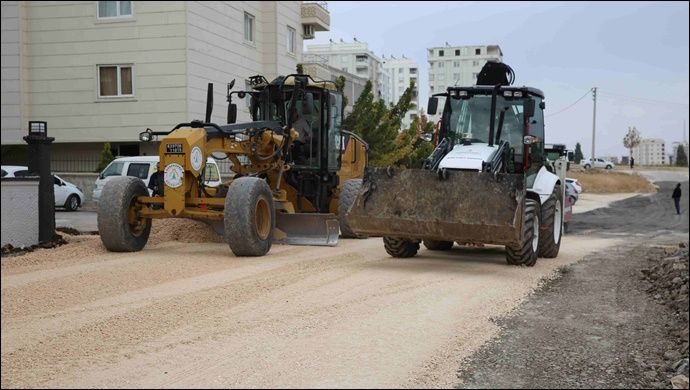 Karaköprü’de Üstyapı Çalışmalarıyla Yol Ağı Genişliyor