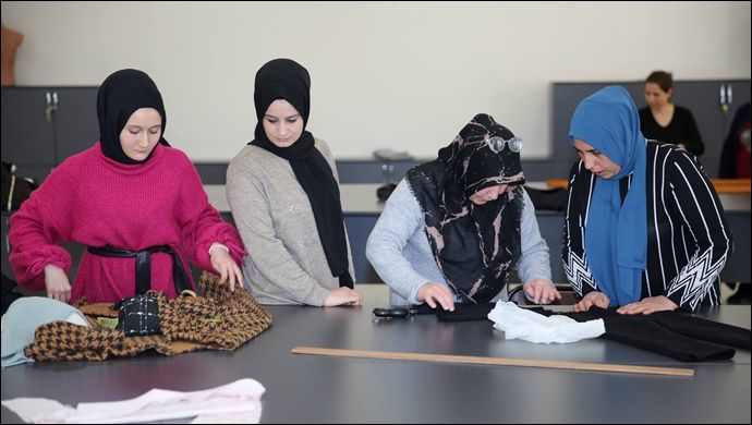 Karaköprülü Kadınların Gözdesi Karamek Kursları