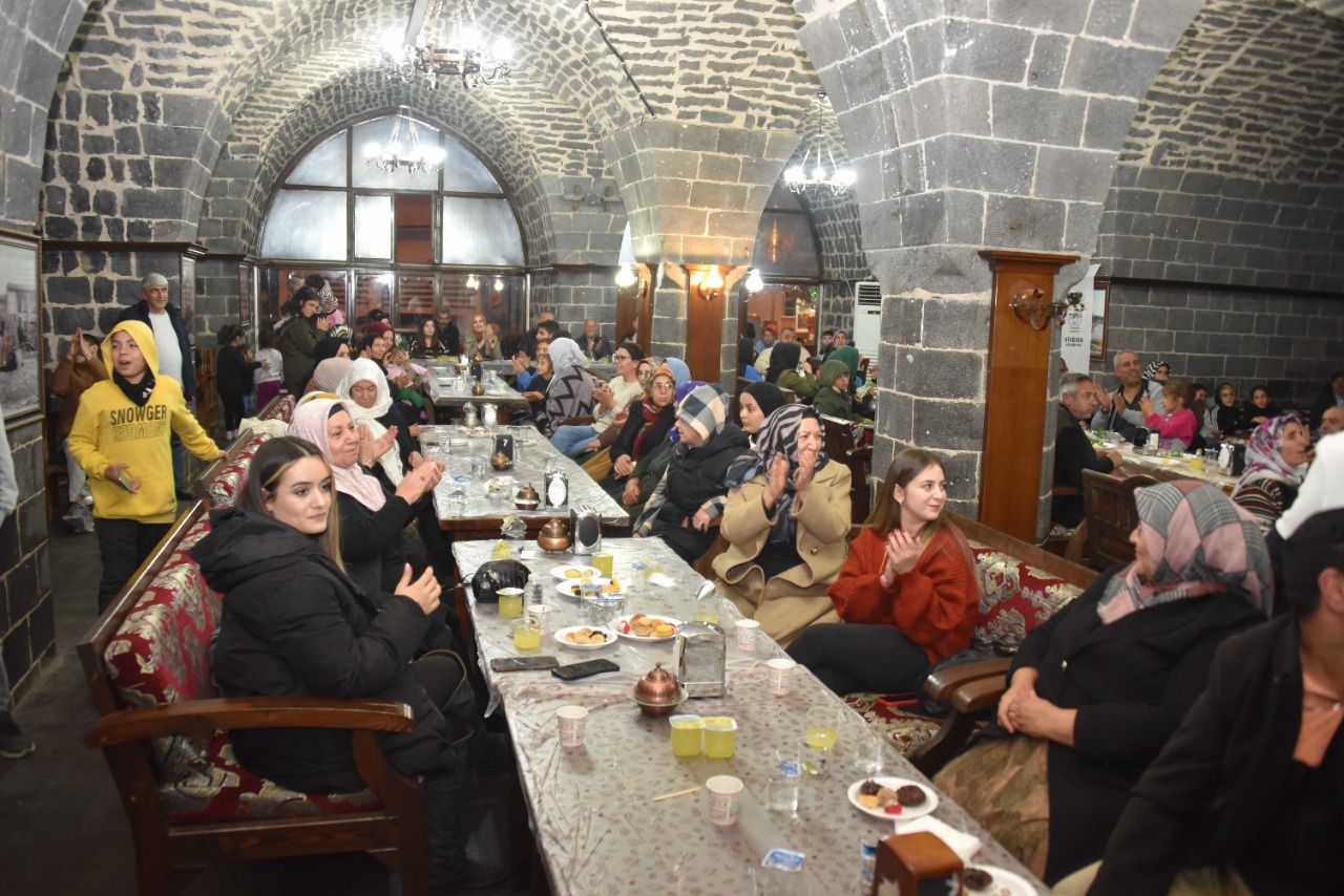 Özel bireyler gönüllerince bir gece geçirdi