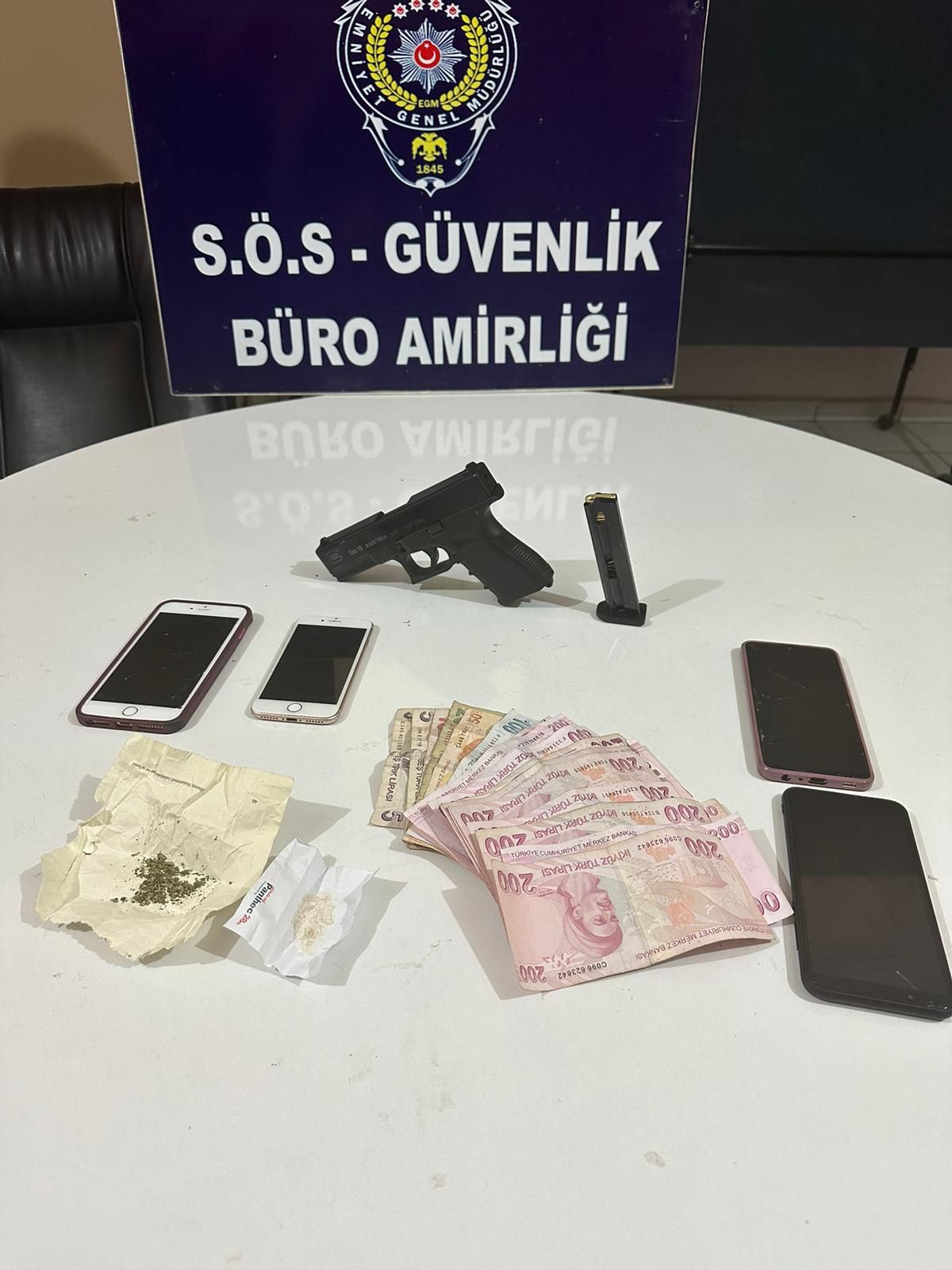 Şanlıurfa da çeşitli suçlardan aranan 2 kişi yakalandı