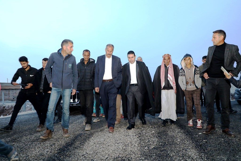 Harran’da asfalt seferberliği sürüyor