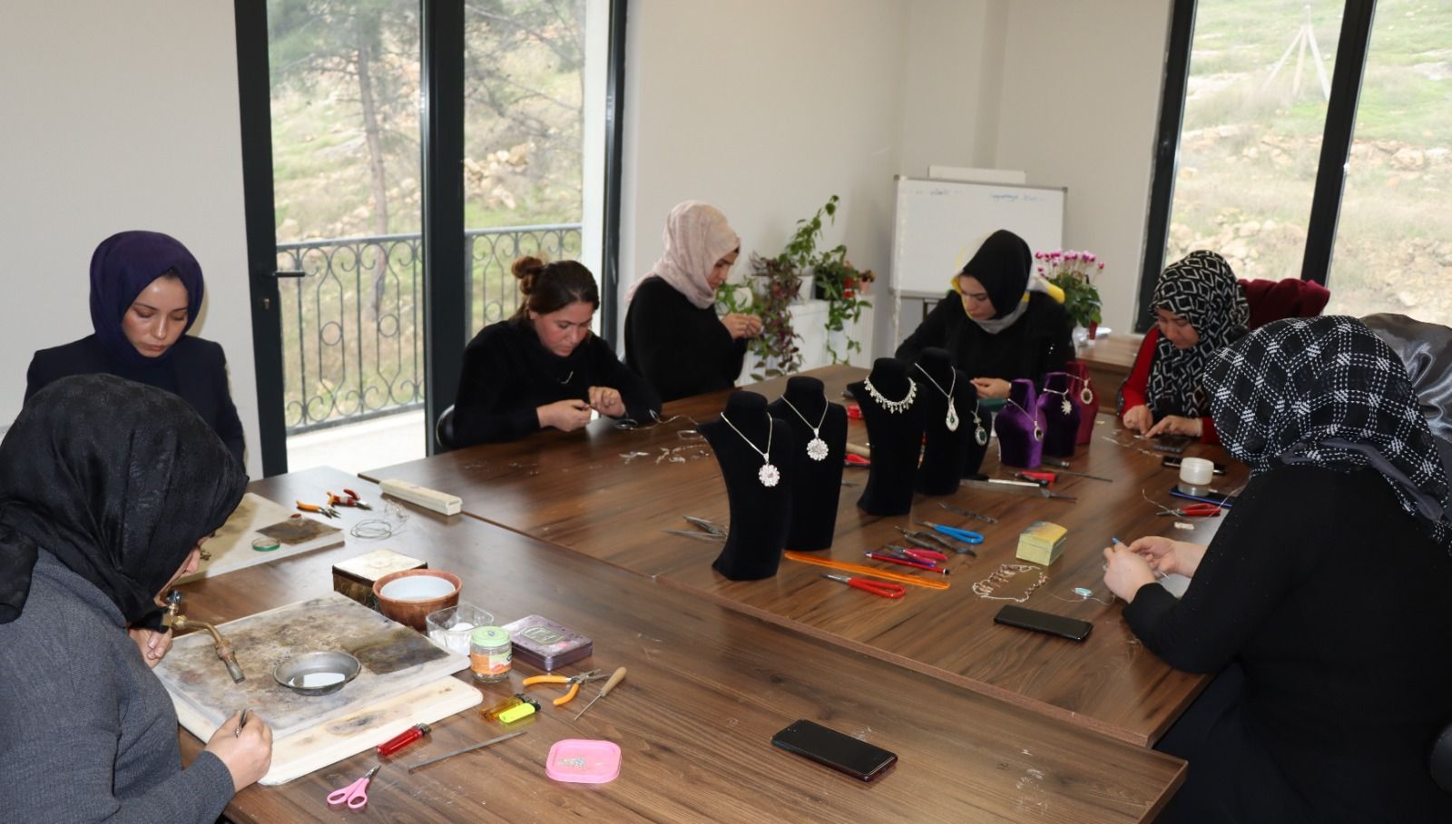 Şanlıurfa’da kadınlar üreten kadınlar merkezinde meslek sahibi oluyor