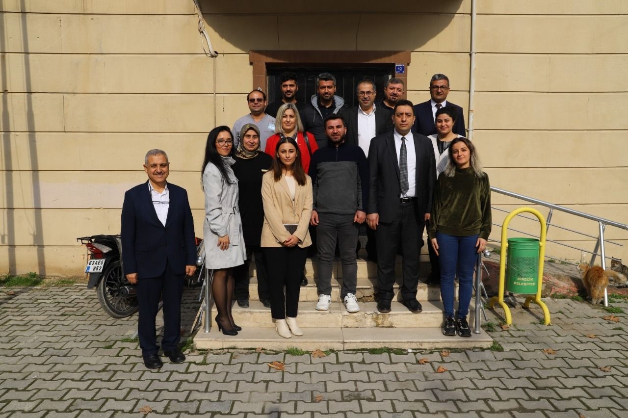 Solmaz; Birecik, Halfeti ve Bozova da sağlık çalışanları ile bir araya geldi.