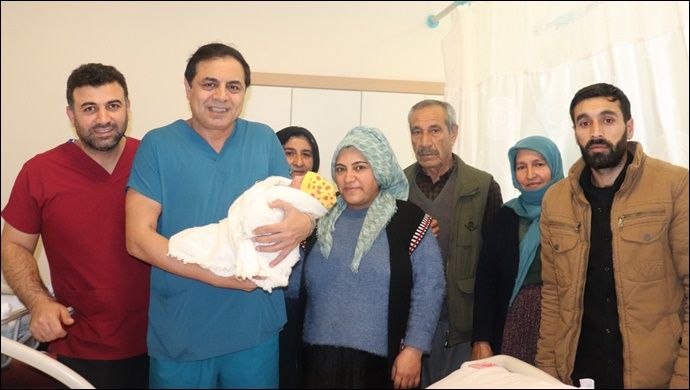 13 Yıllık Çocuk Özlemi Harran Üniversitesi Hastanesi’nde Son Buldu