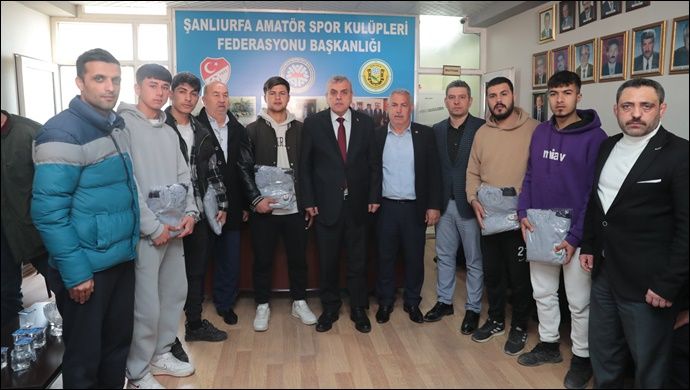 Başkan Beyazgül, U18 Ligi Şampiyonu 63 Urfa Spor Futbolcularını Tebrik Etti