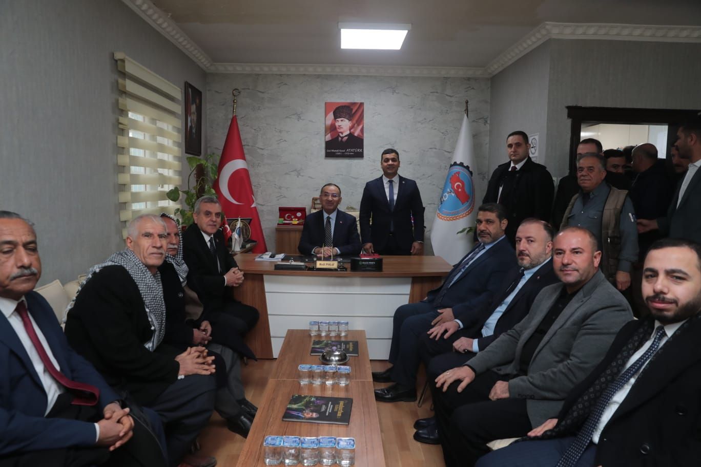 Bozdağ ve Beyazgül,esnafı ziyaret etti