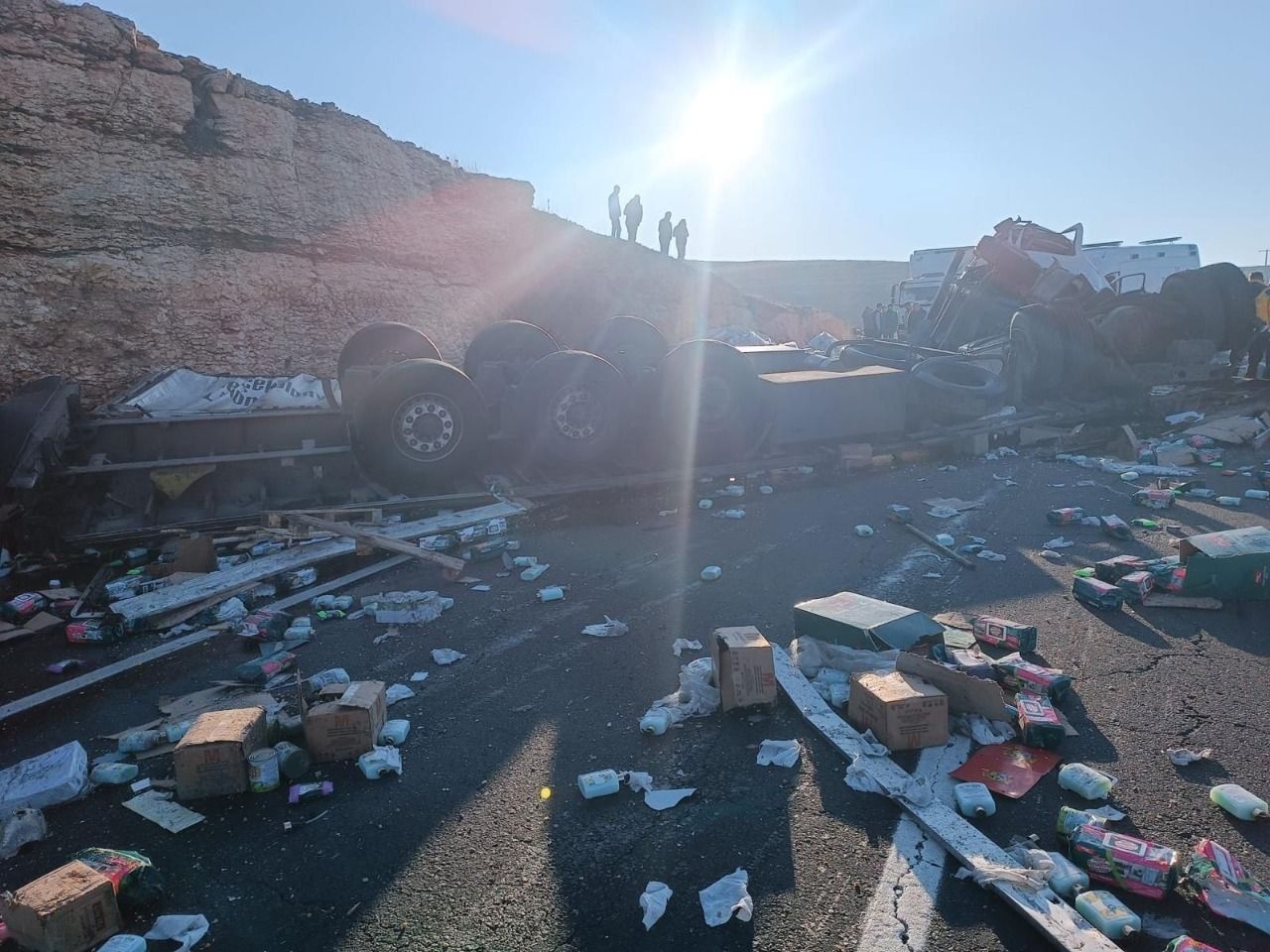 Şanlıurfa’da kontrolden çıkan TIR devrildi: sürücü ağır yaralandı