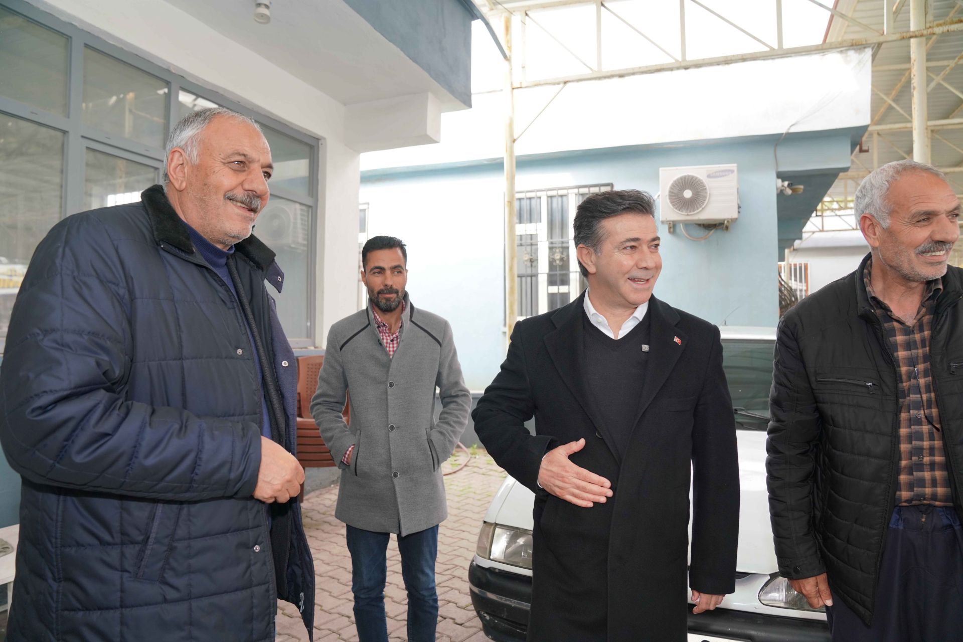 AK Parti Belediye Başkan Adayı Bucak; Oto galericiler sitesini ziyaret etti