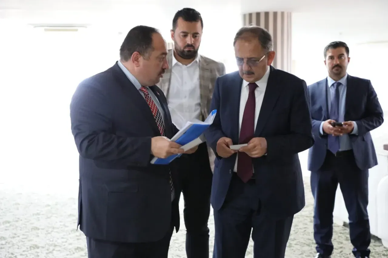 Bakan Özhaseki’den Başkan Ekinci’nin projelerine tam destek