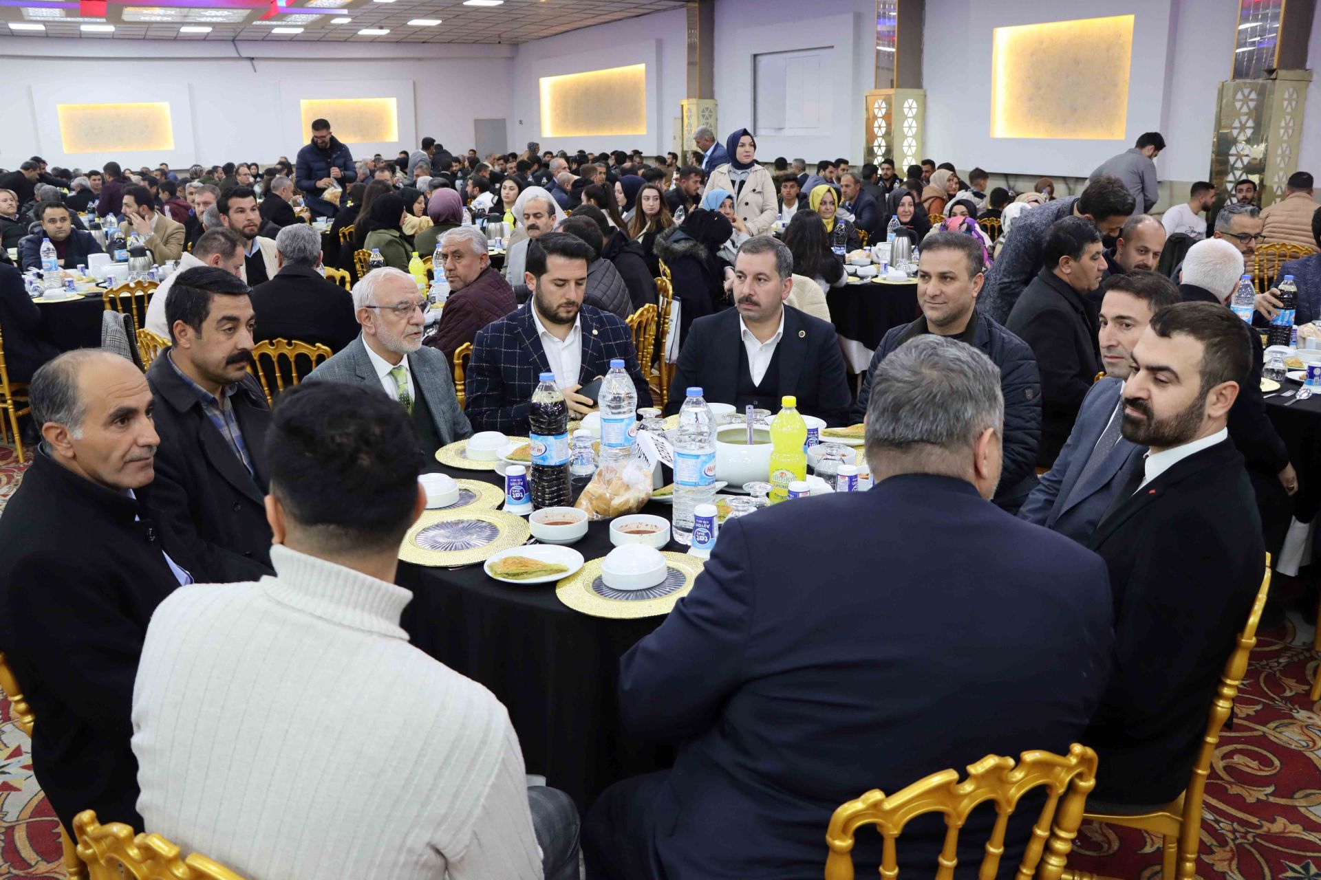 Başkan Baydilli sandık görevlileri ile iftarda buluştu
