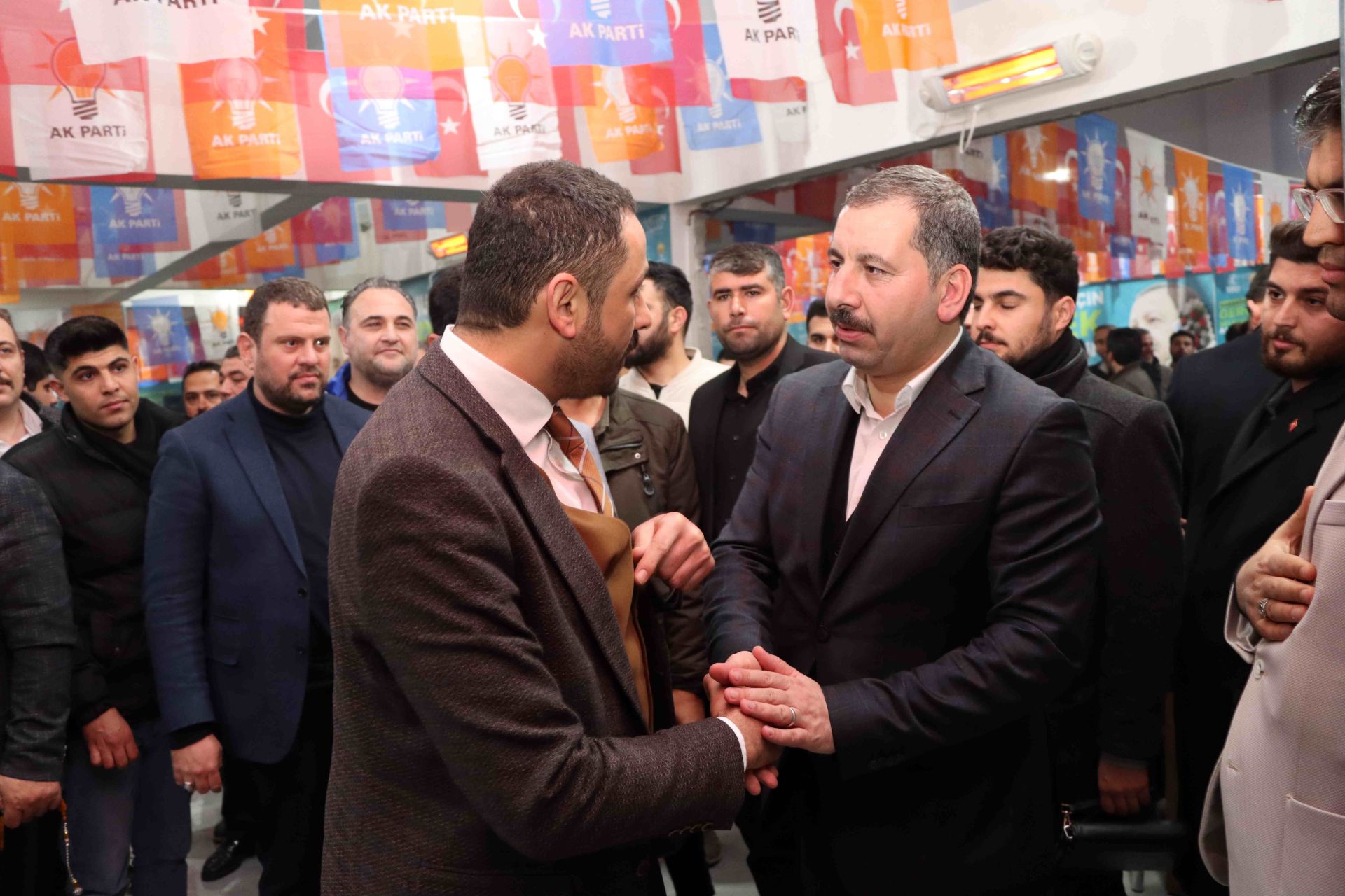 Başkan Baydilli’ye seçim ofisinde destek artıyor