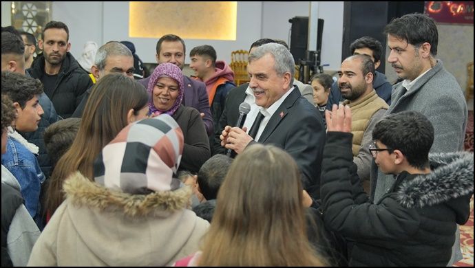 Başkan Beyazgül Ve TBMM Başkanvekili Bozdağ İlk İftarı Depremzedelerle Yaptı