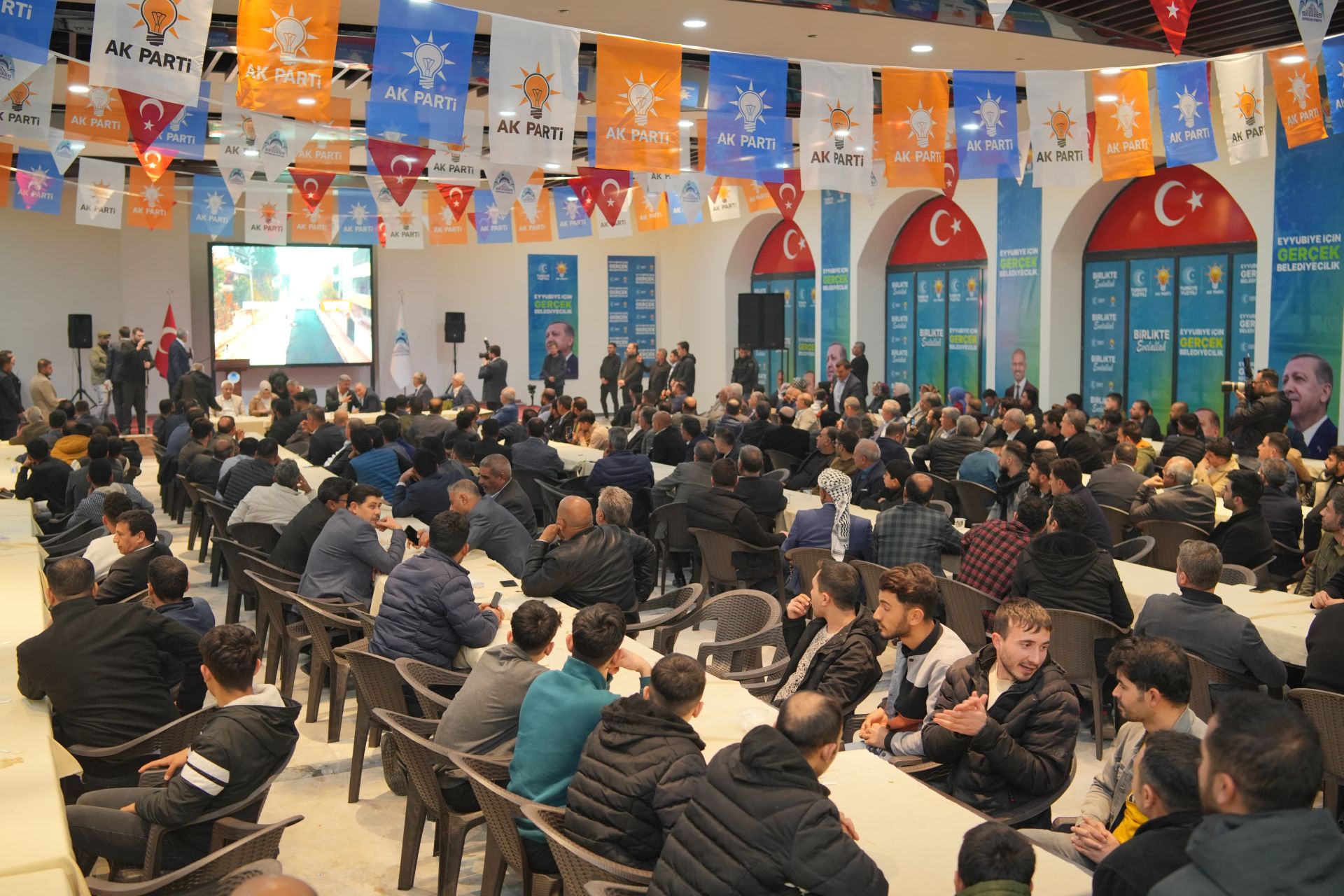 Beyazgül:”Uzaktan gazel okumakla olmaz,biz bu şehre sevdalıyız”