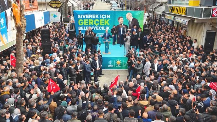 Bucak’ın seçim bürosu açılışları miting havasında geçiyor
