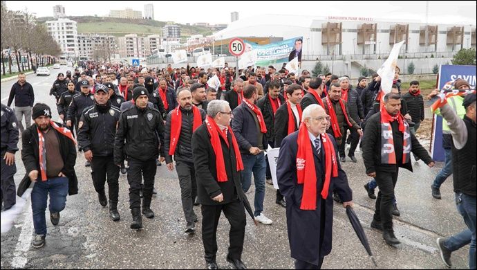 Cumhurbaşkanı Erdoğan’a Karaköprü’de Coşkulu Karşılama