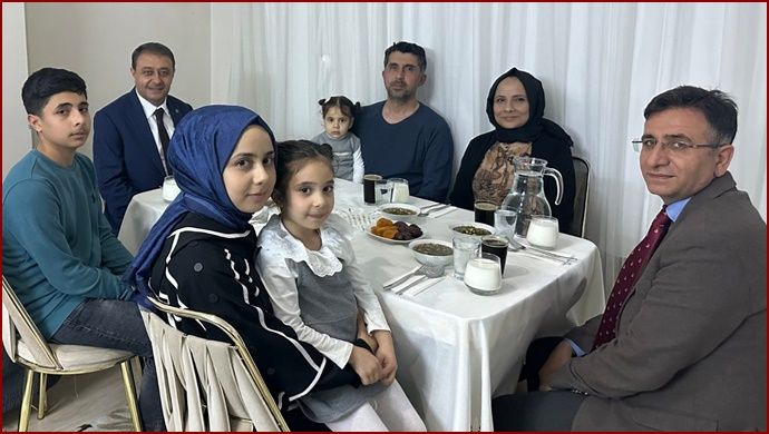 Vali Şıldak, Hane Ziyaretlerini Sürdürüyor