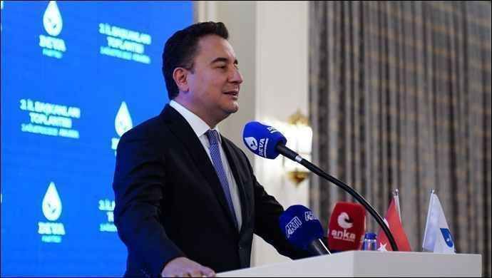 Ali Babacan: “Türkiye demokrasisi umutsuz bir durumda değil”