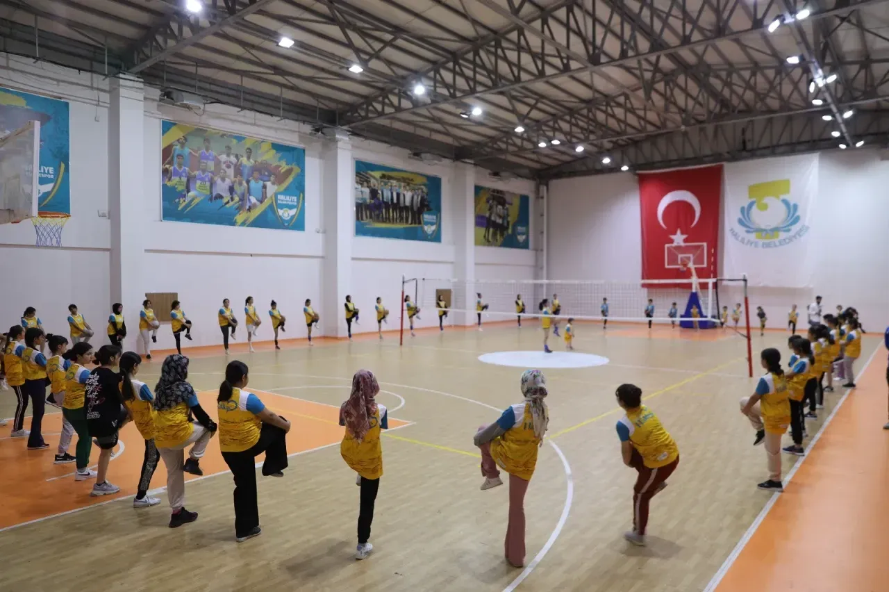 Gençler, Haliliye Belediyesi ile spor alışkanlığı kazanıyor