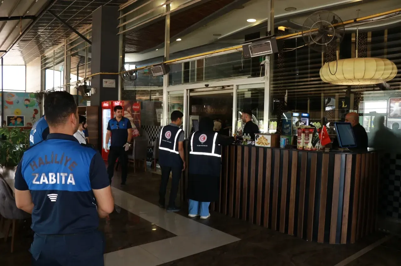 Haliliye’de market ve restoranlara sıkı denetim