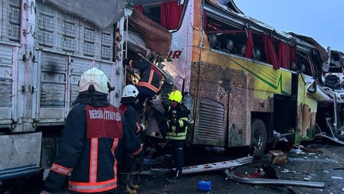 Mersin’de zincirleme kaza: 10 ölü 30 yaralı