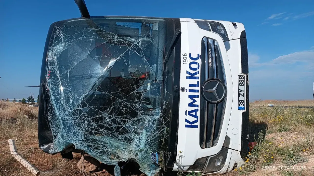 Şanlıurfa’da Yolcu Otobüsü Devrildi: 6 Yaralı