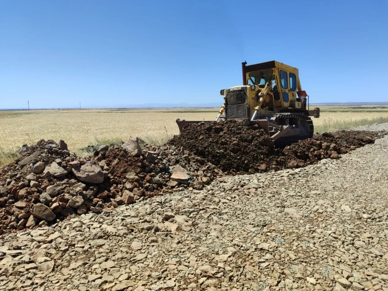 Şanlıurfa Büyükşehir’den Siverek kırsalında stabilize yol çalışması