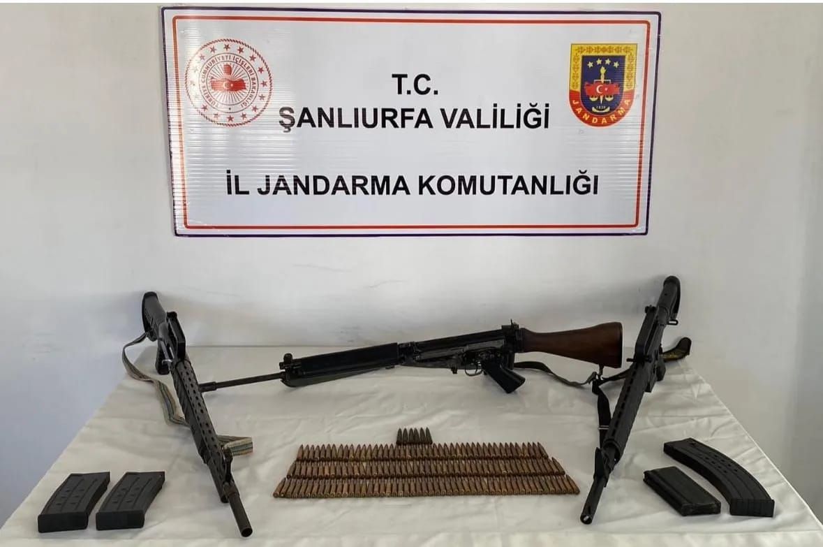 Şanlıurfa’da Huzurlu Sokaklar ve Narkotik Suçları Operasyonu: Çok sayıda silah ele geçirildi 